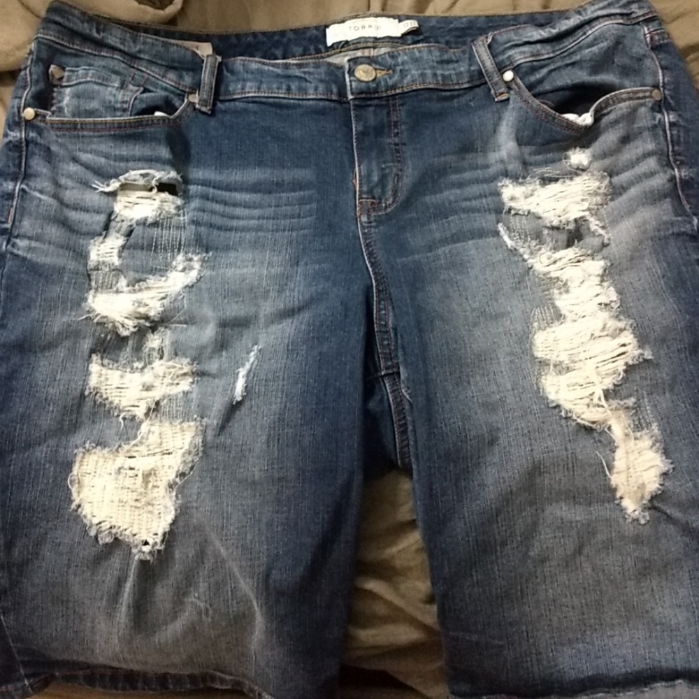 Torrid bermuda shorts size 22